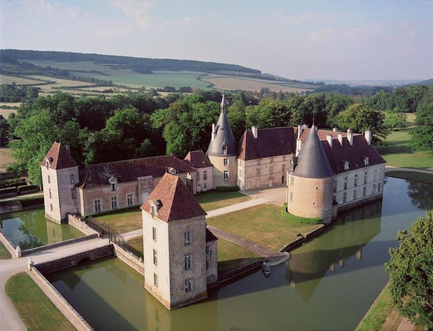 Le Relais Apartman Vandenesse-en-Auxois Kültér fotó